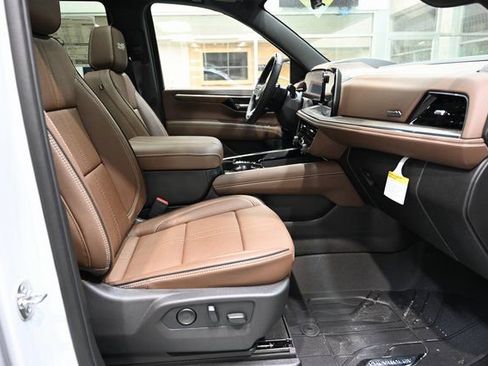 New 2026 Chevrolet Tahoe High Country w/ LPO, Illumination Package image 13