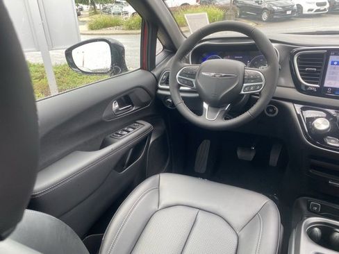 New 2026 Chrysler Voyager LX image 33