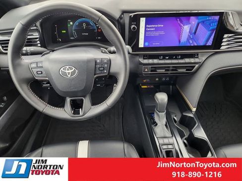 Used 2025 Toyota Camry SE w/ Multimedia Upgrade Package image 29