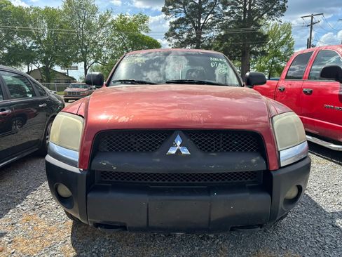 Used 2006 Mitsubishi Raider DuroCross image 2