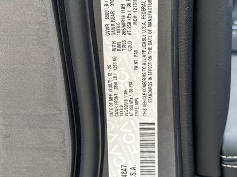 New 2025 Jeep Grand Cherokee L Laredo image 23