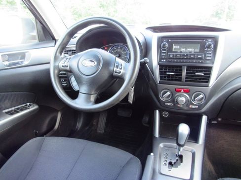 Used 2012 Subaru Forester 2.5X Premium w/ All-Weather Pkg AWD/4WD image 10