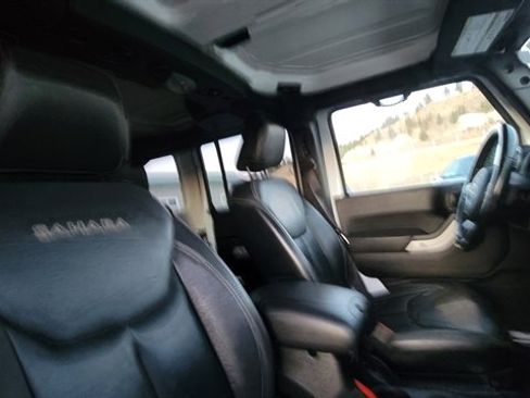 Used 2017 Jeep Wrangler Unlimited Sahara w/ Trailer Tow Group image 40