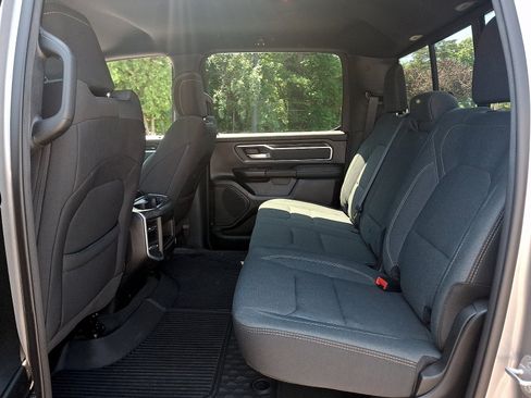 Used 2022 RAM 1500 Big Horn AWD/4WD image 11