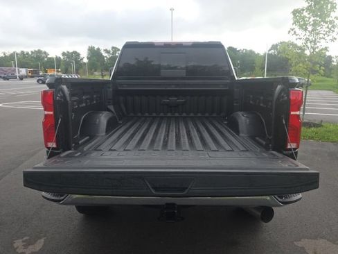 Used 2025 Chevrolet Silverado 2500 LTZ w/ LTZ Plus Package AWD/4WD image 10