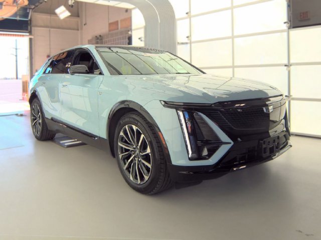 Used 2024 Cadillac Lyriq Sport AWD/4WD image 3