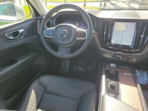 Used 2023 Volvo XC60 B5 Plus w/ Protection Package Premier image 9