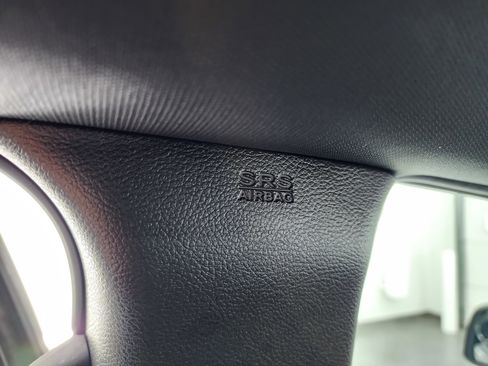 Used 2020 Jeep Grand Cherokee Altitude image 38