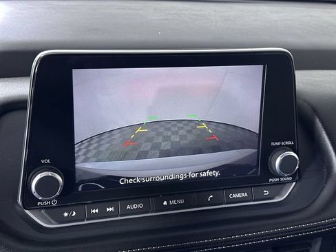 Used 2025 Nissan Rogue SV FWD image 15