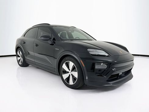 Used 2025 Porsche Macan Electric RWD image 7