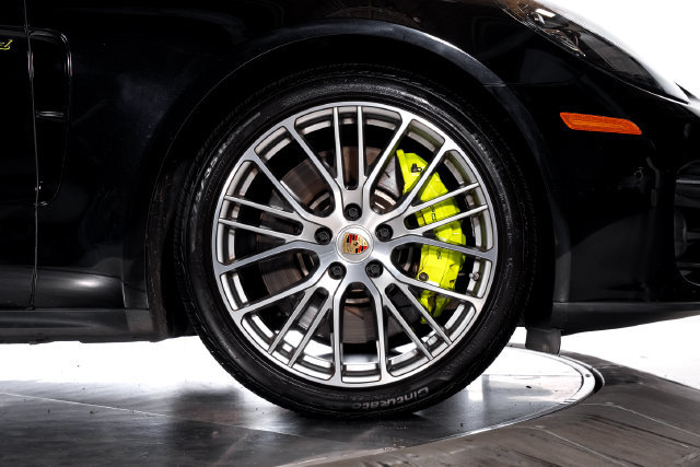Used 2023 Porsche Panamera 4S w/ Premium Package AWD/4WD image 16