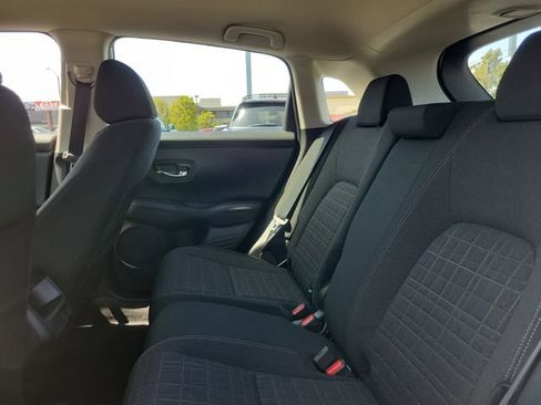 Used 2023 Honda HR-V LX image 11