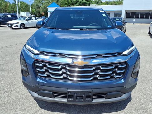 Used 2026 Chevrolet Equinox LT FWD image 9