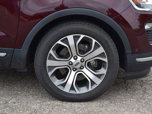 Used 2018 Ford Explorer Platinum AWD/4WD image 4
