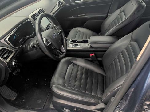 Used 2018 Ford Fusion SE w/ Fusion SE Technology Package FWD image 7