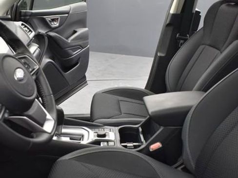 Used 2022 Subaru Forester Premium image 10