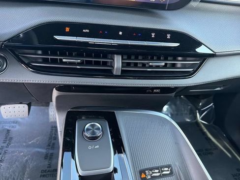 New 2027 Buick Enclave Preferred w/ Power Package FWD image 25