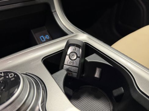 Used 2024 Ford Edge SEL w/ Convenience Package image 13