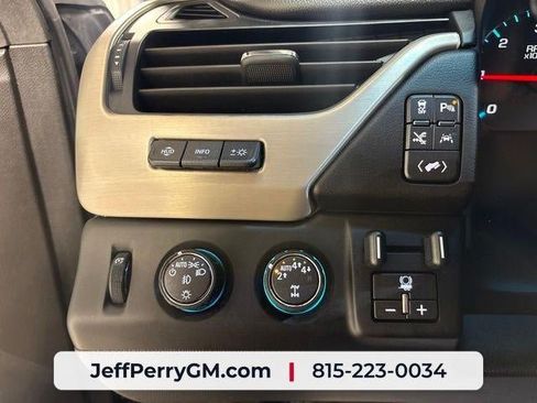 Used 2020 GMC Yukon Denali w/ Denali Ultimate Package AWD/4WD image 14