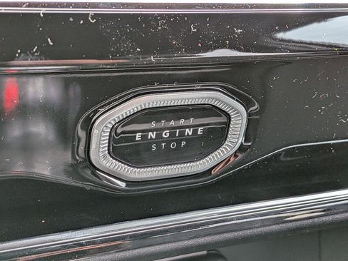 New 2026 Jeep Grand Cherokee Altitude image 17