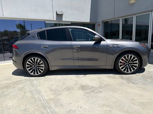 Certified 2023 Maserati Grecale Modena AWD/4WD image 5