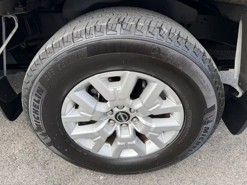 Used 2024 Nissan Frontier SV w/ SV Convenience Package RWD image 10