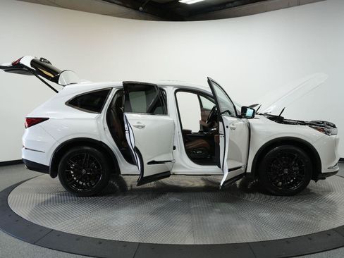 Used 2023 Acura MDX SH-AWD w/ Technology Package image 10