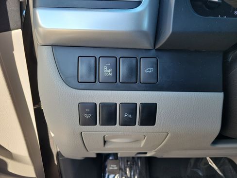 Used 2014 Toyota Highlander Limited image 27