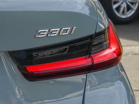 Used 2026 BMW 330i Sedan w/ M Sport Package RWD image 11