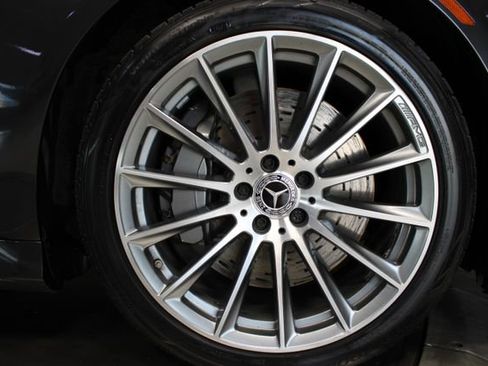Used 2022 Mercedes-Benz S 500 4MATIC w/ AMG Line Package image 34