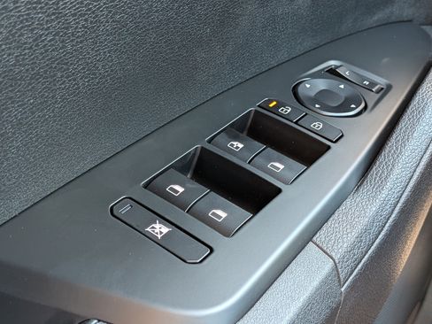New 2026 Kia Sportage LX FWD image 25