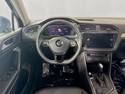 Used 2021 Volkswagen Tiguan SEL AWD/4WD image 22