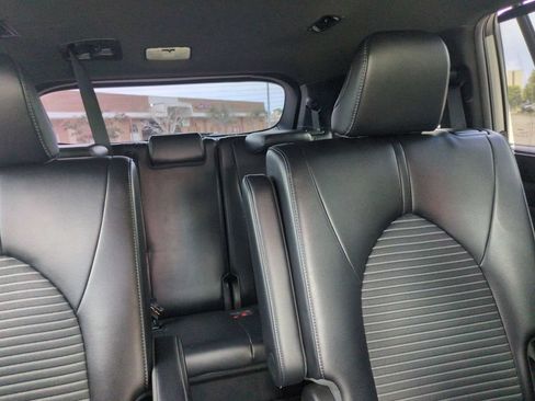 Used 2022 Toyota Highlander XSE AWD/4WD image 34