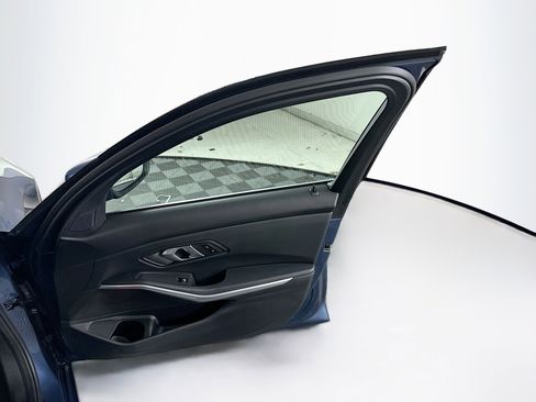 Used 2025 BMW 330i Sedan image 32