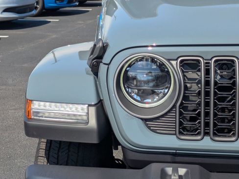 New 2026 Jeep Gladiator Sport AWD/4WD image 10