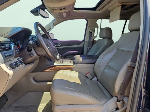 Used 2019 Chevrolet Suburban Premier AWD/4WD image 13