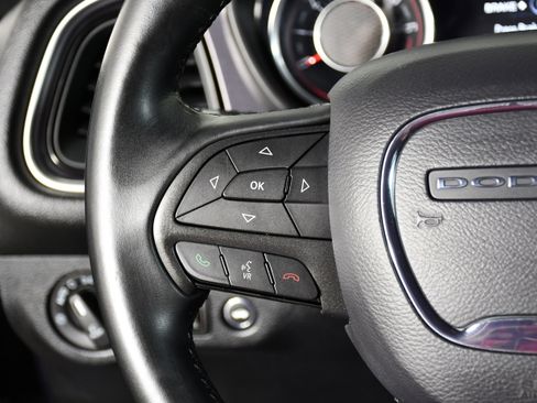 Used 2016 Dodge Challenger SXT RWD image 11