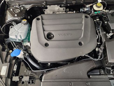 New 2026 Volvo XC40 B4 Plus w/ Protection Package Premier image 32