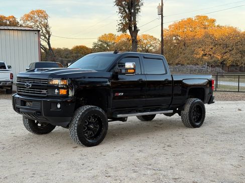 Used 2019 Chevrolet Silverado 2500 LTZ w/ Duramax Plus Package image 8