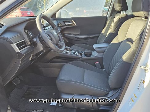 Used 2022 Mitsubishi Outlander ES image 3