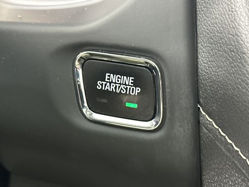 Used 2023 GMC Acadia SLE w/ Driver Convenience Package image 32