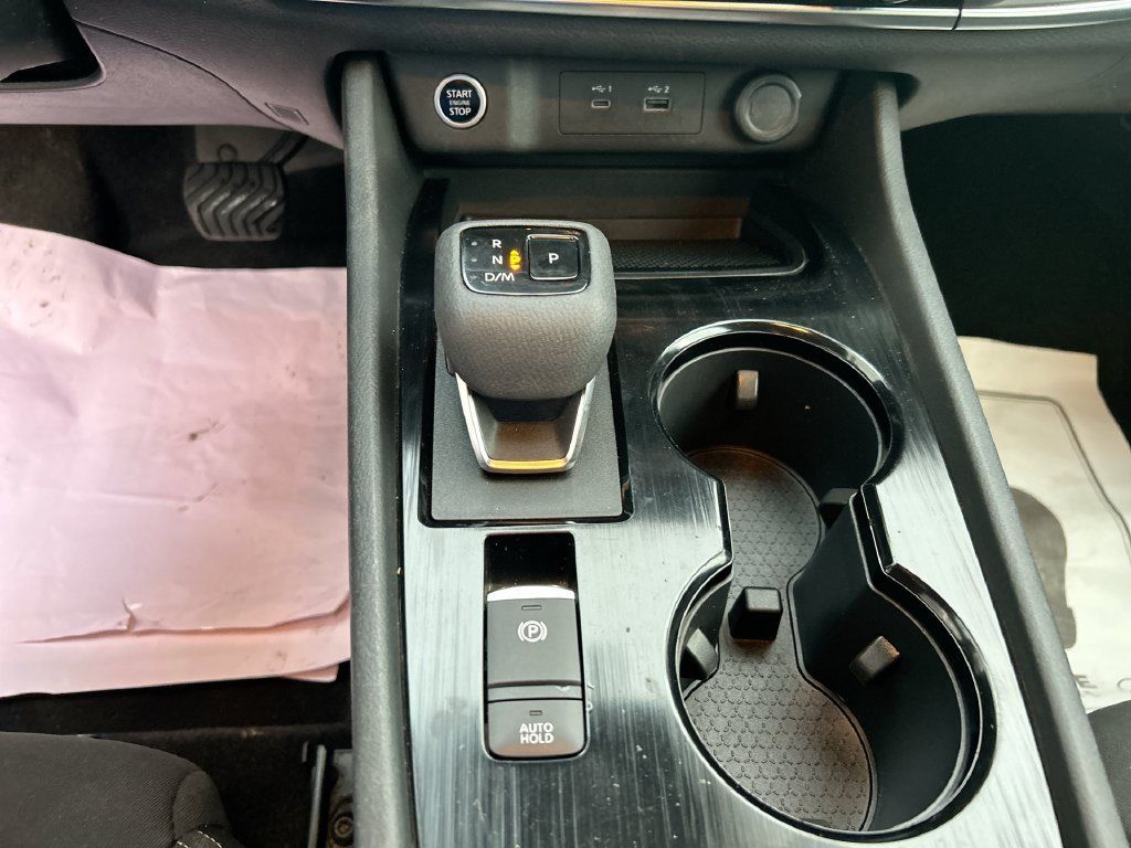 Used 2023 Nissan Rogue S AWD/4WD image 19
