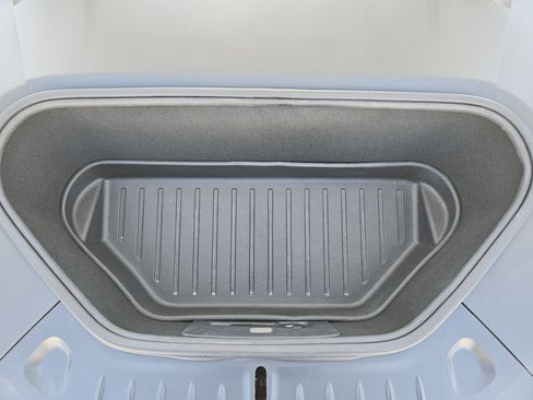 Used 2022 Tesla Model S image 31