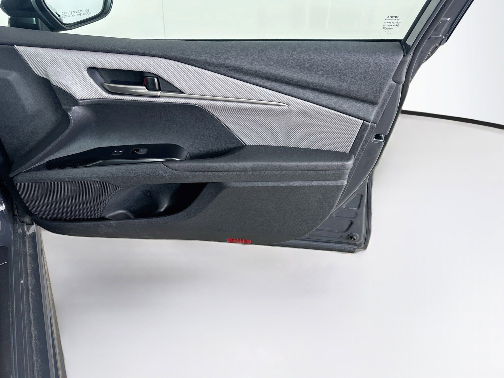 Used 2026 Toyota Camry SE FWD image 30