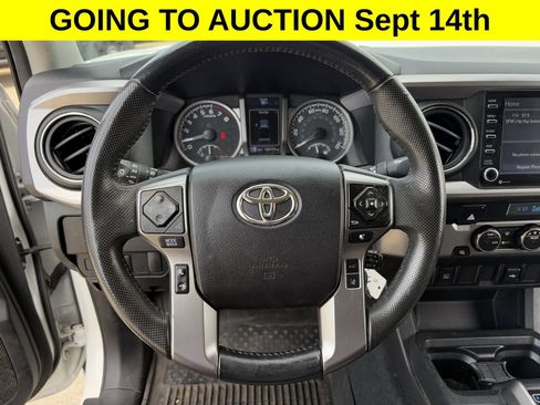 Used 2022 Toyota Tacoma SR5 RWD image 12