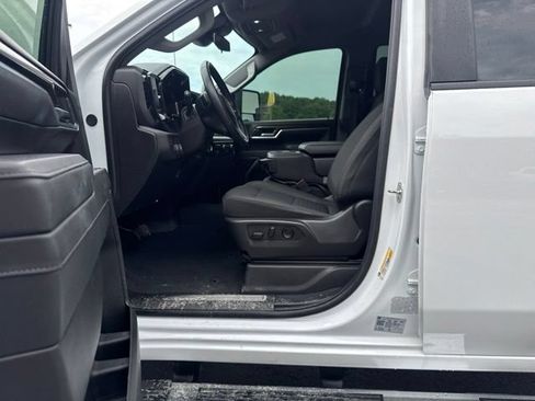 Used 2025 Chevrolet Silverado 2500 LT AWD/4WD image 22
