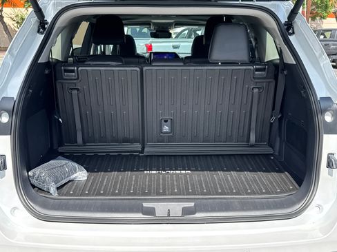 New 2026 Toyota Highlander Limited AWD/4WD image 9