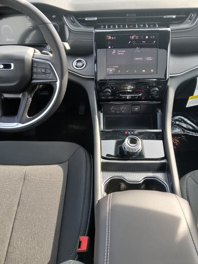 New 2025 Jeep Grand Cherokee Laredo X w/ Luxury Tech Group I AWD/4WD image 18