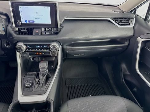 Used 2025 Toyota RAV4 XLE AWD/4WD image 22