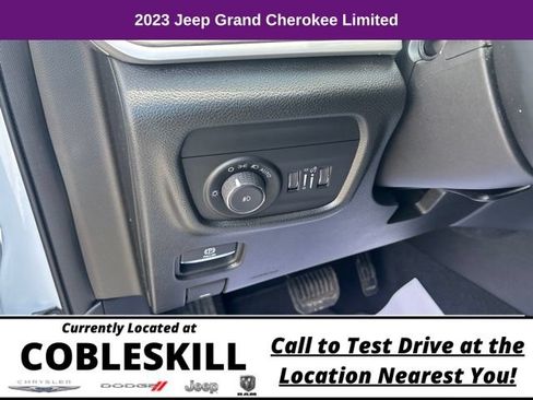 Used 2023 Jeep Grand Cherokee Limited w/ Trailer Tow Prep Group (B) AWD/4WD image 13